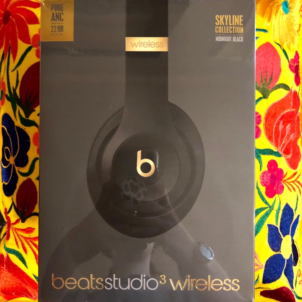 NWT Beats studio 3 wireless